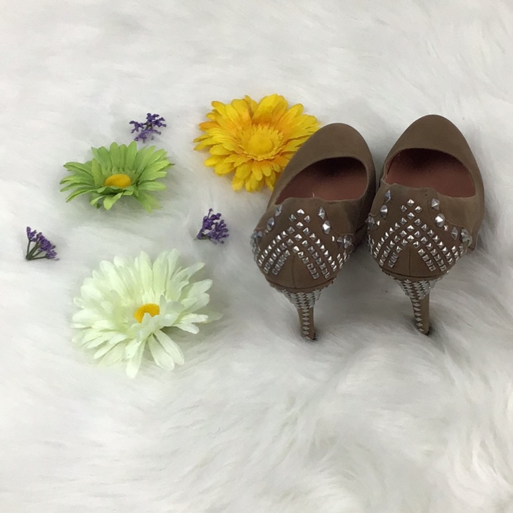 Vince Camino Studded Heels 🛍 - Picture 6 of 8